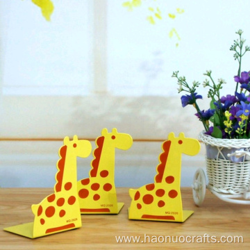 Creative personality student bookshelves giraffes bookends